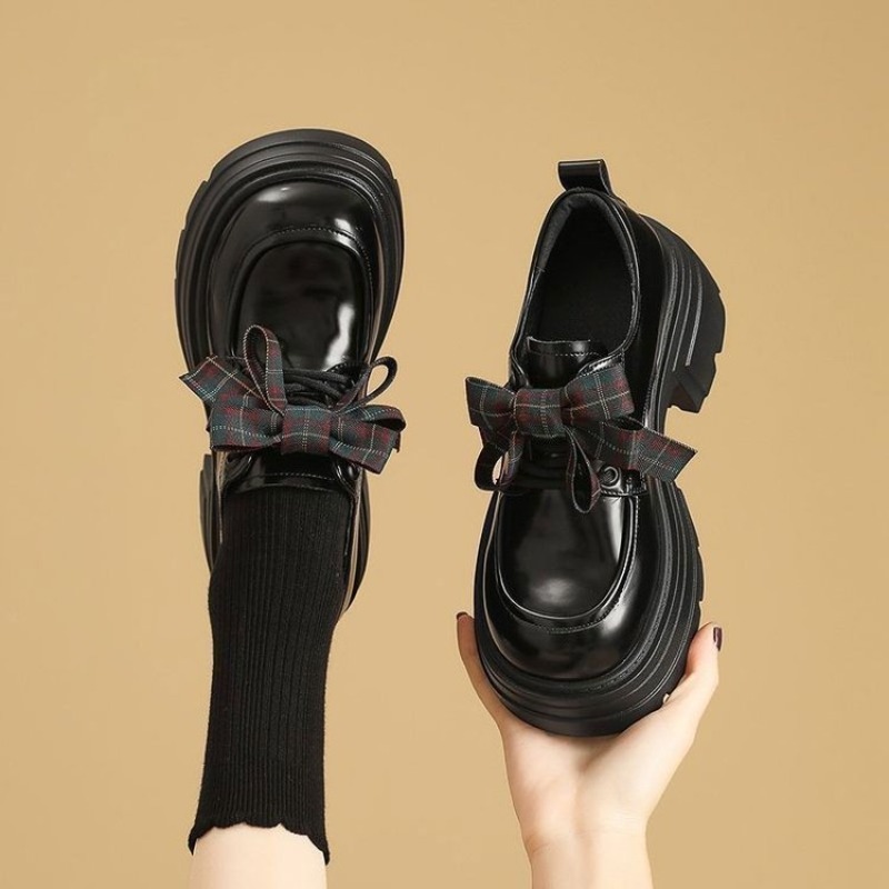 حذاء أوكسفورد نسائي بتصميم كلا - مراجعة Oxford Lace Up Women وسعره