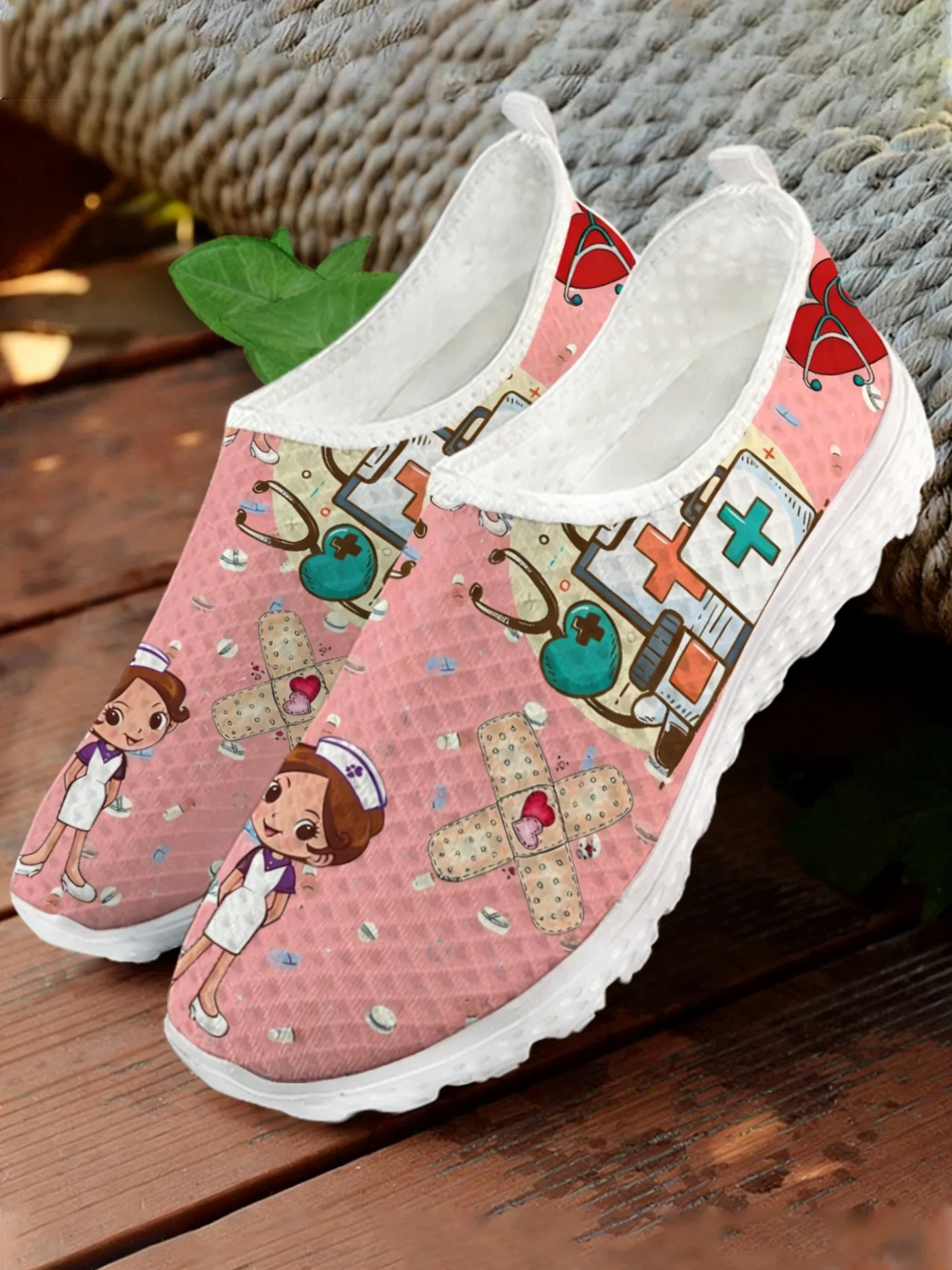 حذاء رياضي عالي الجودة بطبعة ط - مراجعة Women Shoes Tennis وسعره