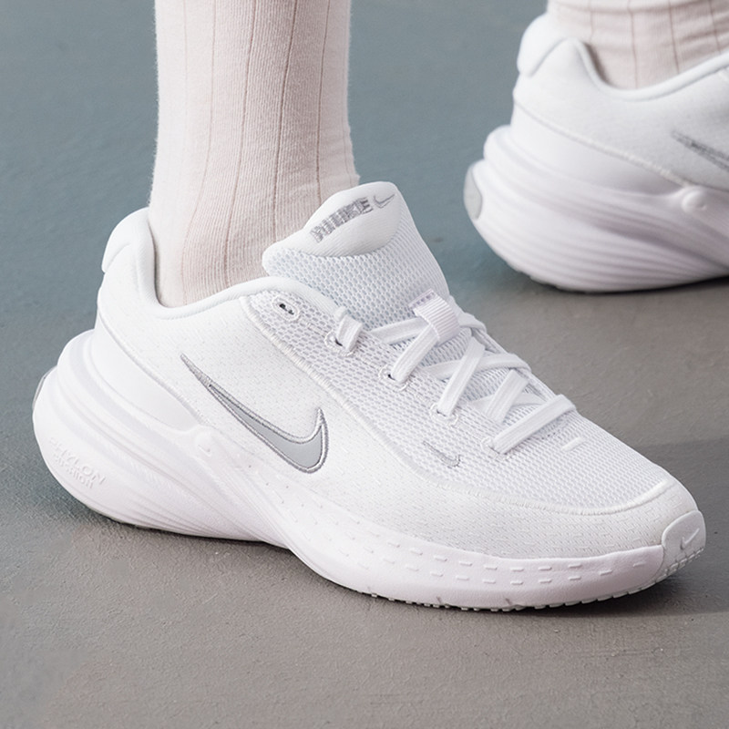 حذاء نايكي IB2766-101 للنساء،  - مراجعة Women Shoes Running Nike وسعره