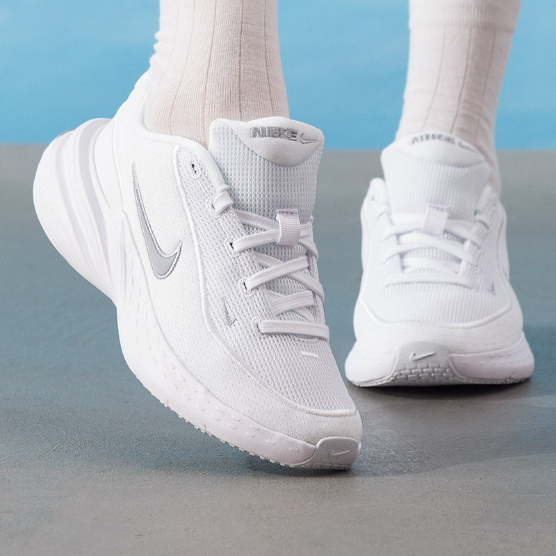 حذاء نايكي IB2766-101 للنساء،  - مراجعة Women Shoes Running Nike وسعره
