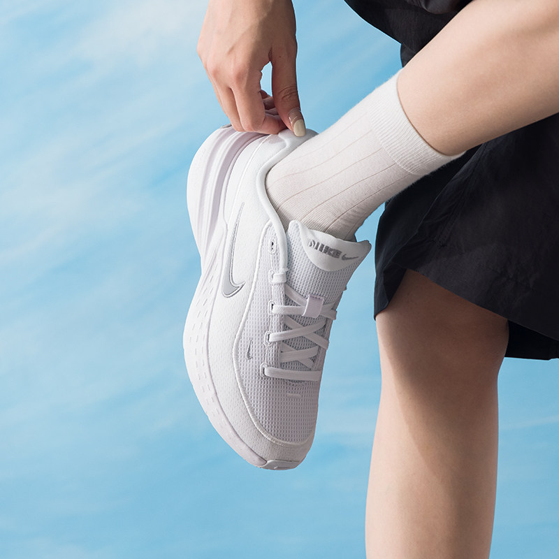 حذاء نايكي IB2766-101 للنساء،  - مراجعة Women Shoes Running Nike وسعره